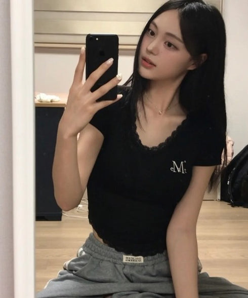 MUCENT(ムセント)/Vネック クロップド 半袖 Tシャツ/SUNNIOR LACE V-NECK HALF T | AT2253034 | ブラック