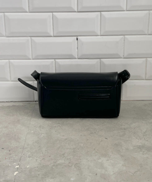 ベルトショルダースクエアPUバッグ | CL1256013 | ブラック