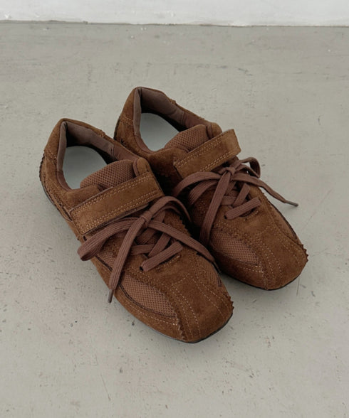 フェイクスウェードベルトスニーカー | CL3256016 | ブラウン