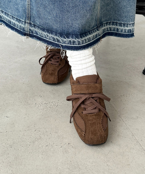 フェイクスウェードベルトスニーカー | CL3256016 | ブラウン