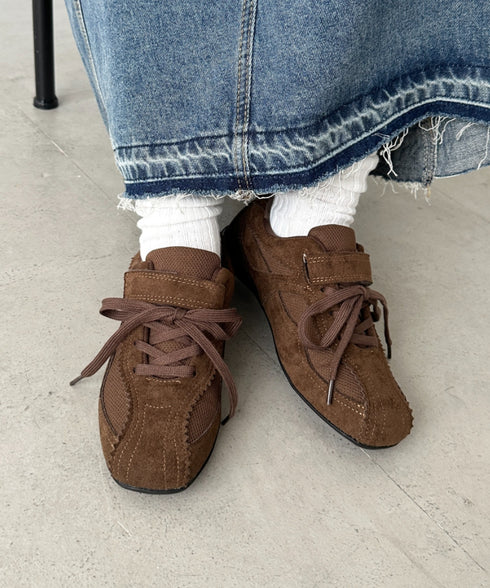 フェイクスウェードベルトスニーカー | CL3256016 | ブラウン