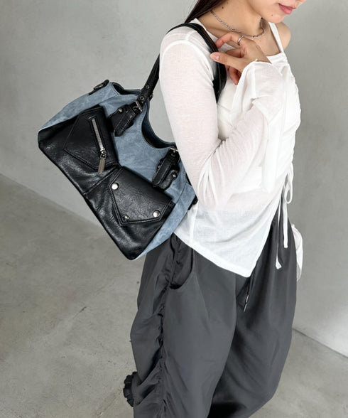 アウトポケットバイカラーショルダーバッグ | BA1256011 | ブラック系その他