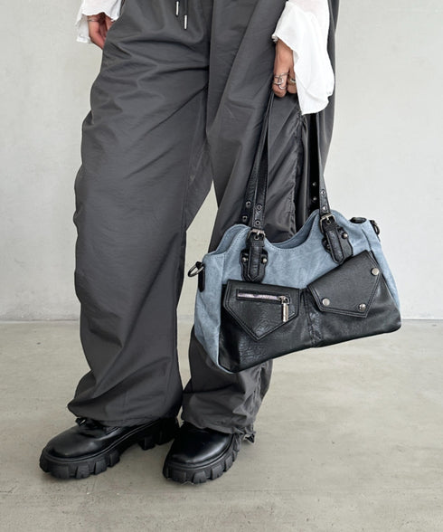 アウトポケットバイカラーショルダーバッグ | BA1256011 | ブラック系その他