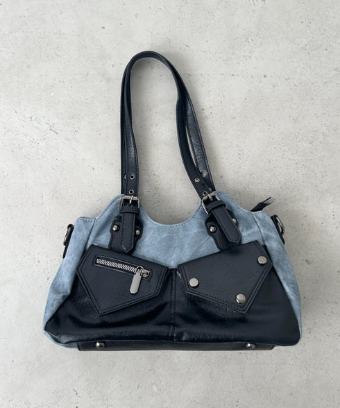 アウトポケットバイカラーショルダーバッグ | BA1256011 | ブラック系その他