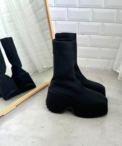 ボリュームソールスクエアトゥソックスブーツ | LO3256031 | ブラック