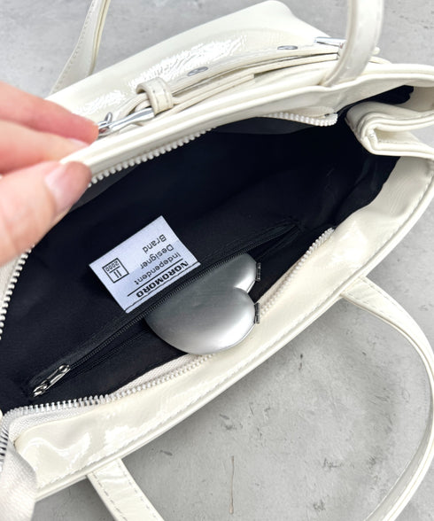 ハートチャームベルトショルダーバッグ | LO1256033 | オフホワイト