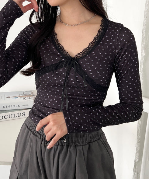 カップ付きレースリボンVネックアソートトップス | CL2253017 | ブラック系その他