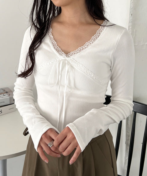 カップ付きレースリボンVネックアソートトップス | CL2253017 | ホワイト