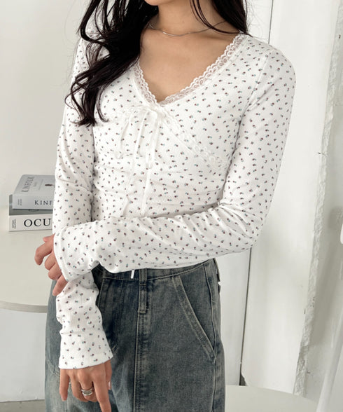 カップ付きレースリボンVネックアソートトップス | CL2253017 | ホワイト系その他