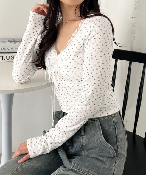 カップ付きレースリボンVネックアソートトップス | CL2253017 | ホワイト系その他