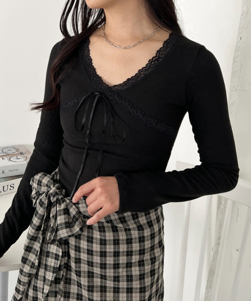 カップ付きレースリボンVネックアソートトップス | CL2253017 | ブラック