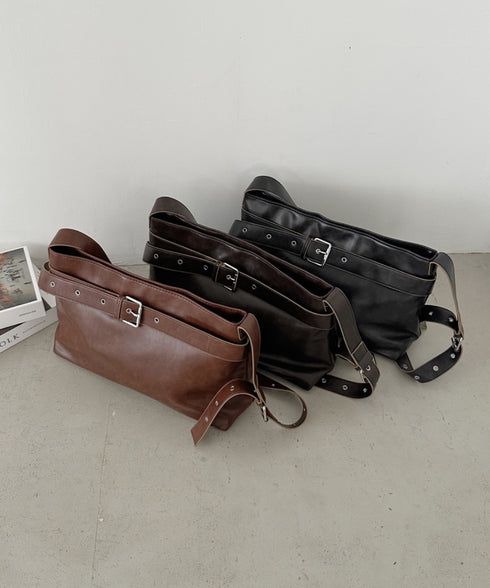 【A4サイズ対応】ベルトヴィンテージライクショルダーバッグ | CL1256022 | ブラック