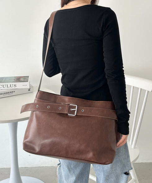 【A4サイズ対応】ベルトヴィンテージライクショルダーバッグ | CL1256022 | ブラウン
