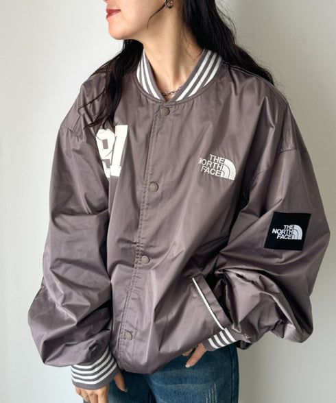 THE NORTH FACE(ザ・ノースフェイス)/ロゴ刺繍 ワッペン スタジャン ジャケット/SPORTY BOMBER JACKET | IM2253061 | ブラウン