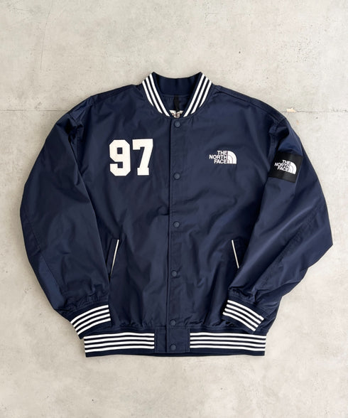 THE NORTH FACE(ザ・ノースフェイス)/ロゴ刺繍 ワッペン スタジャン ジャケット/SPORTY BOMBER JACKET | IM2253061 | ネイビー