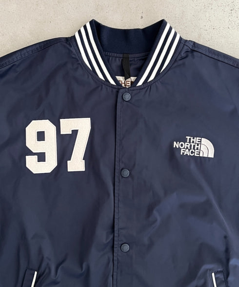 THE NORTH FACE(ザ・ノースフェイス)/ロゴ刺繍 ワッペン スタジャン ジャケット/SPORTY BOMBER JACKET | IM2253061 | ネイビー