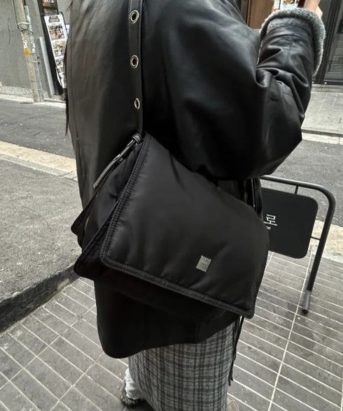BLACK PURPLE(ブラックパープル)/3WAY 軽量 ショルダー クロスバッグ ポーチ/3-Way Cloud Bag-M | AT1253056 | ブラック