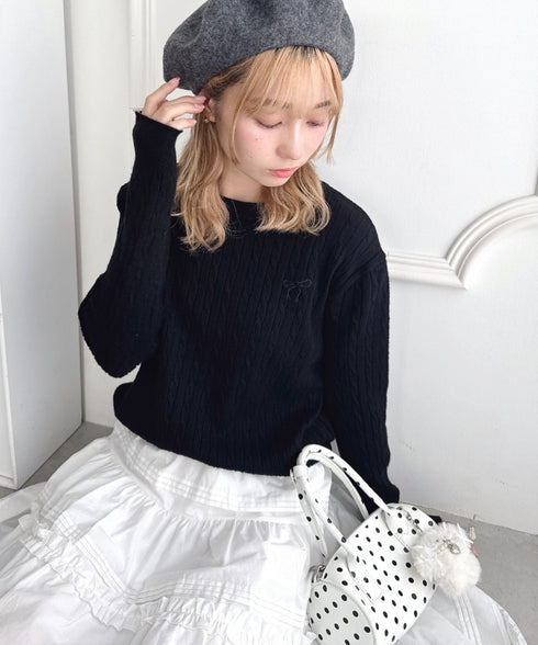 リボン刺繍ケーブルニットトップス | LO2256043 | ブラック