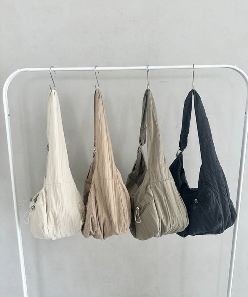 多収納ポケット付きナイロンショルダーバッグ | MD1253046 | カーキ