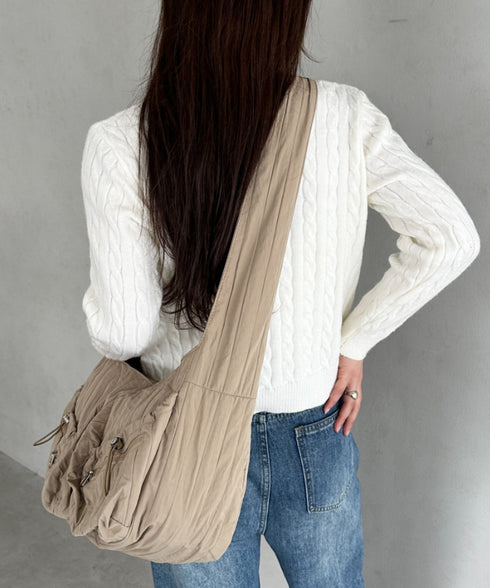 多収納ポケット付きナイロンショルダーバッグ | MD1253046 | ベージュ