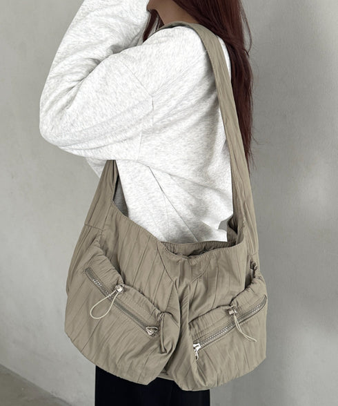 多収納ポケット付きナイロンショルダーバッグ | MD1253046 | カーキ