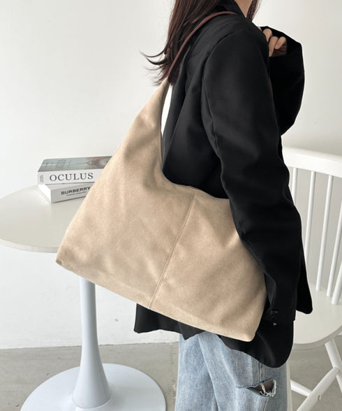 【A4サイズ対応】フェイクスエードショルダーバッグ | CL1256025 | ライトベージュ