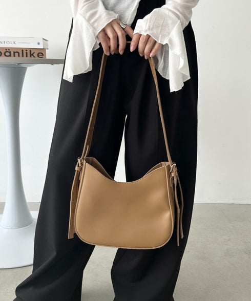 ワンハンドルハーフムーンバッグ | CL1256026 | ベージュ