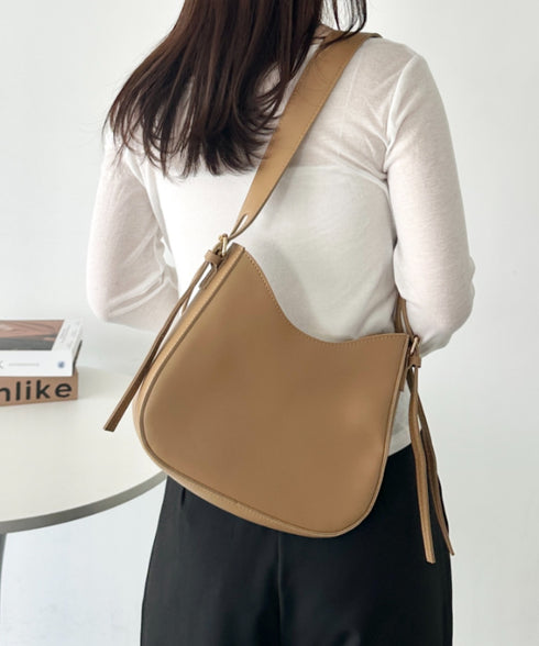 ワンハンドルハーフムーンバッグ | CL1256026 | ベージュ