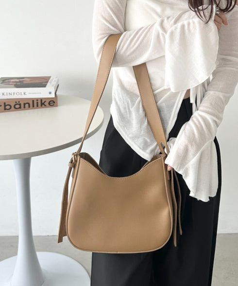 ワンハンドルハーフムーンバッグ | CL1256026 | ベージュ