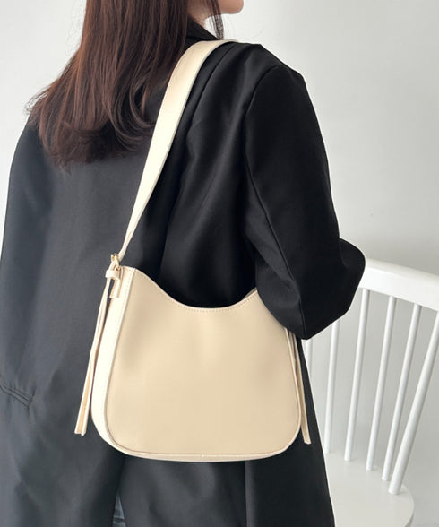 ワンハンドルハーフムーンバッグ | CL1256026 | アイボリー