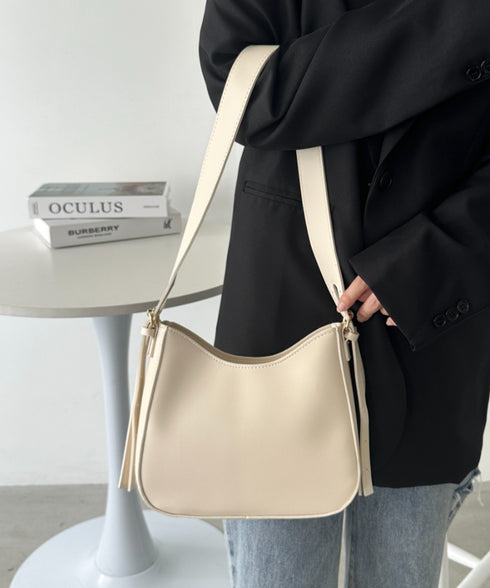 ワンハンドルハーフムーンバッグ | CL1256026 | アイボリー