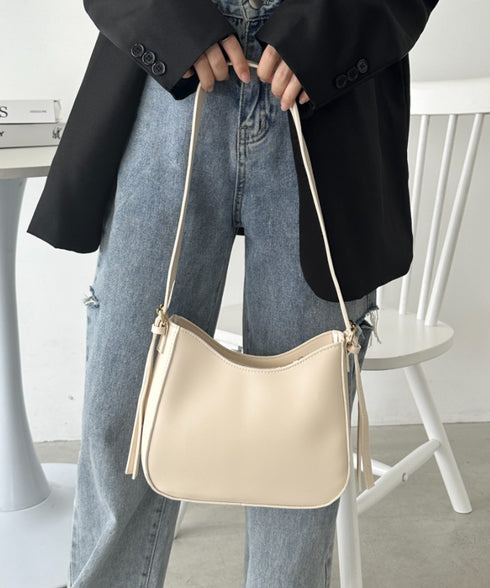 ワンハンドルハーフムーンバッグ | CL1256026 | アイボリー