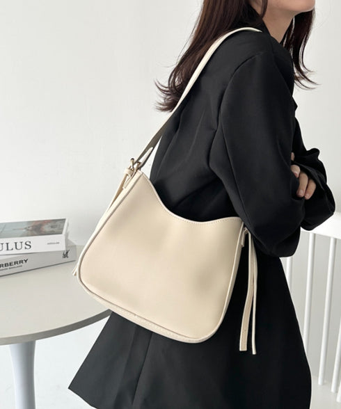 ワンハンドルハーフムーンバッグ | CL1256026 | アイボリー