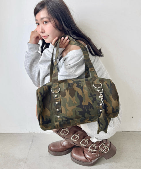 星型チャーム付きボストンバッグ | SL1256089 | カモフラージュ