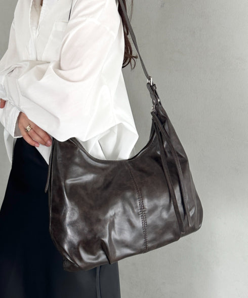 【500mlペットボトル収納可】やわらかPUショルダーバッグ | MD1253049 | ダークブラウン