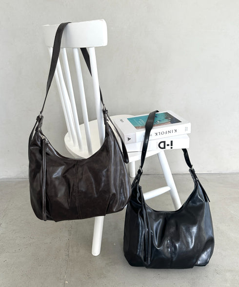 【500mlペットボトル収納可】やわらかPUショルダーバッグ | MD1253049 | ダークブラウン