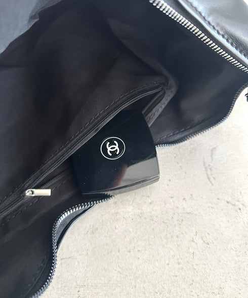 【500mlペットボトル収納可】やわらかPUショルダーバッグ | MD1253049 | ブラック