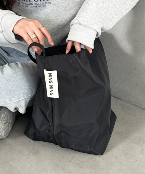 【A4収納可能】ポーチ付きナイロン大容量トートバッグ | MD1253052 | ブラック