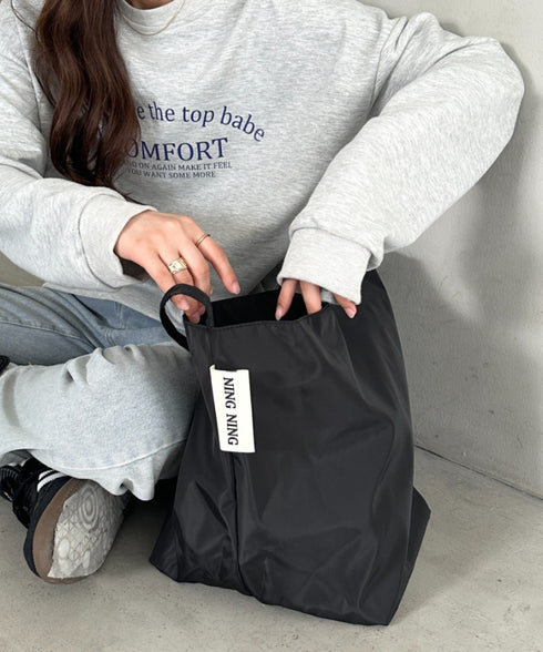 【A4収納可能】ポーチ付きナイロン大容量トートバッグ | MD1253052 | ブラック