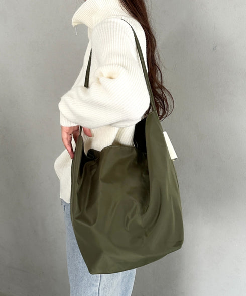 【A4収納可能】ポーチ付きナイロン大容量トートバッグ | MD1253052 | カーキ