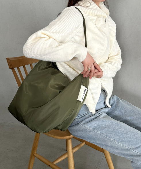 【A4収納可能】ポーチ付きナイロン大容量トートバッグ | MD1253052 | カーキ