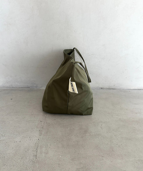 【A4収納可能】ポーチ付きナイロン大容量トートバッグ | MD1253052 | カーキ