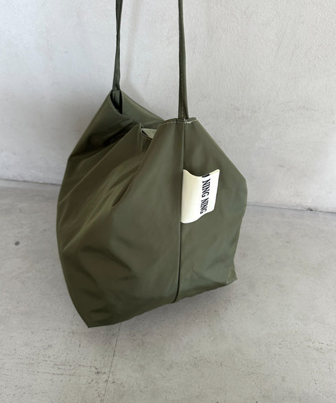 【A4収納可能】ポーチ付きナイロン大容量トートバッグ | MD1253052 | カーキ