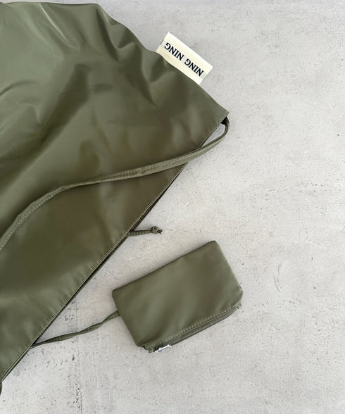 【A4収納可能】ポーチ付きナイロン大容量トートバッグ | MD1253052 | カーキ