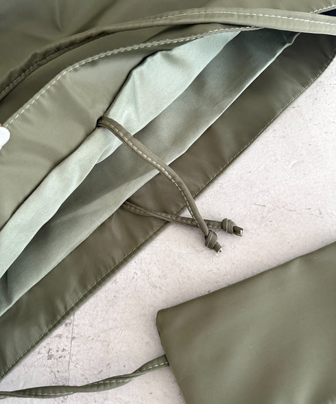 【A4収納可能】ポーチ付きナイロン大容量トートバッグ | MD1253052 | カーキ