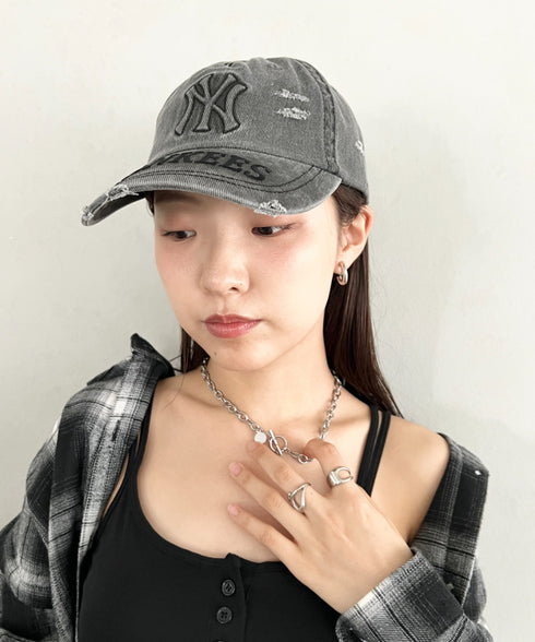 MLB KOREA(エムエルビーコリア)/ヴィンテージ ダメージ エンボス加工 ベースボール キャップ 帽子/Vintage Embossed Damage Unstruck Ball Cap | AT5253065 | ブラック