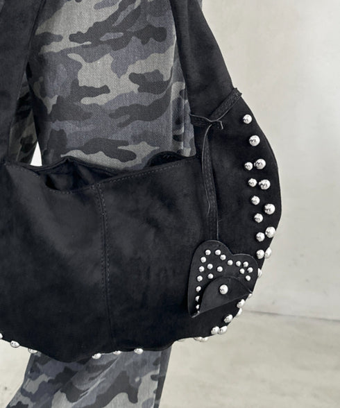 ハートスタッズスエードショルダーバッグ | BA1256035 | ブラック