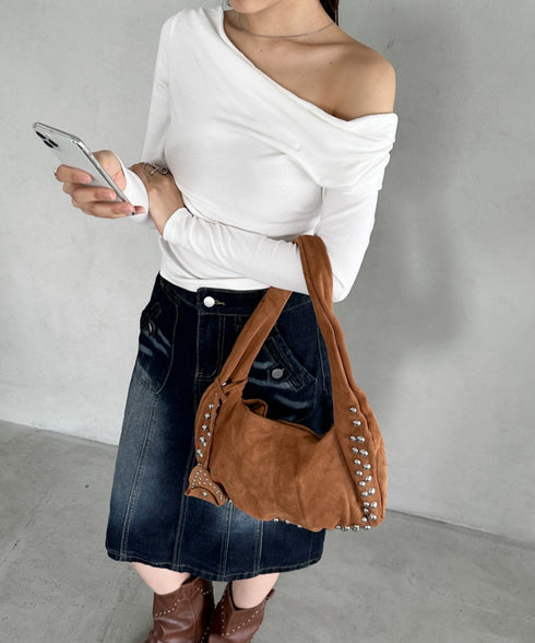 ハートスタッズスエードショルダーバッグ | BA1256035 | キャメル