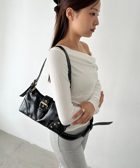 バックルベルトショルダーバッグ | BA1256036 | ブラック