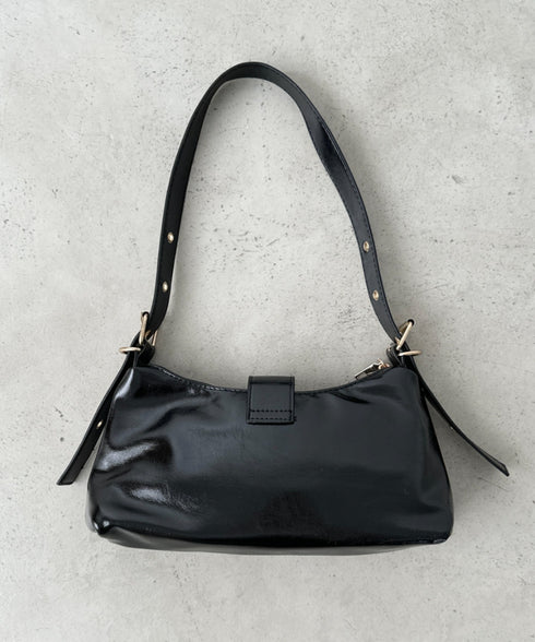 バックルベルトショルダーバッグ | BA1256036 | ブラック